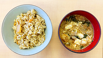 大根と鶏肉の炊き込み混ぜご飯